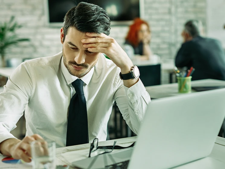Gestor com dificuldade em contratar